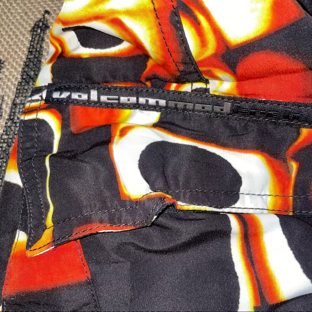 Volcom Mod Tech Black/Orange Distraction Print Sh… - image 6